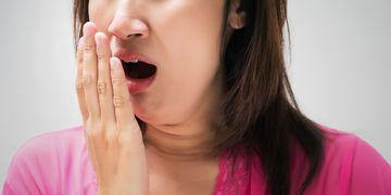 ¿Cómo tratar la halitosis con láser?