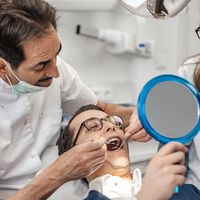 10 curiosidades sobre los implantes dentales que debes conocer