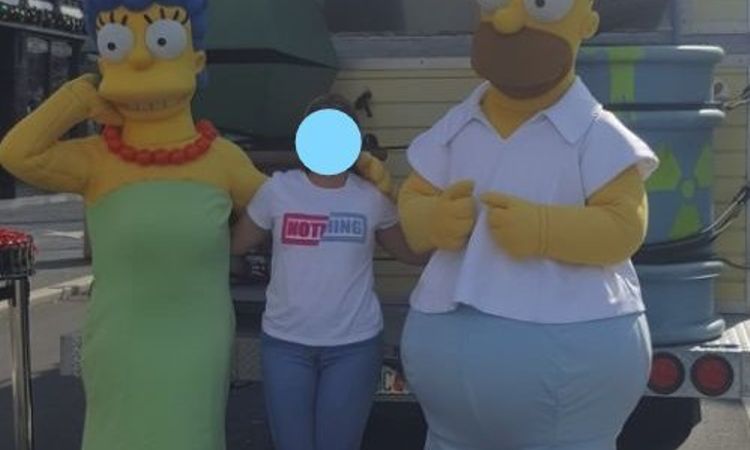 49028